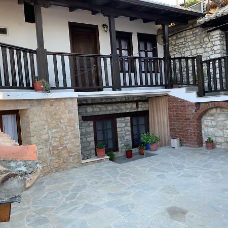 Guest House Genti Berat Exterior photo